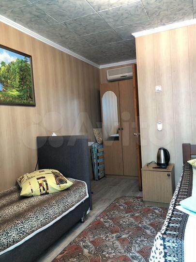 Комната 15 м² в 9-к., 1/3 эт.