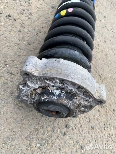 Амортизатор передний левый Volkswagen Touareg 1