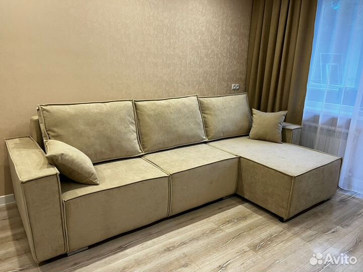 Диван с оттоманкой