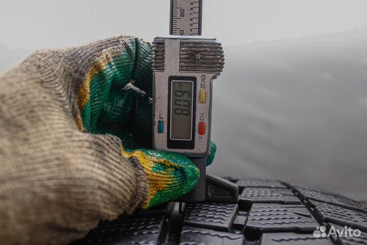 Dunlop Winter Maxx WM01 245/45 R19 и 275/40 R19 98T