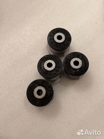 Сайлентблок рычага Volkswagen 7L0407077