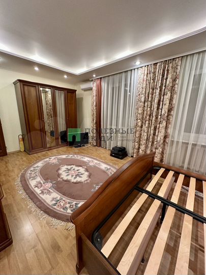 4-к. квартира, 142,4 м², 3/7 эт.