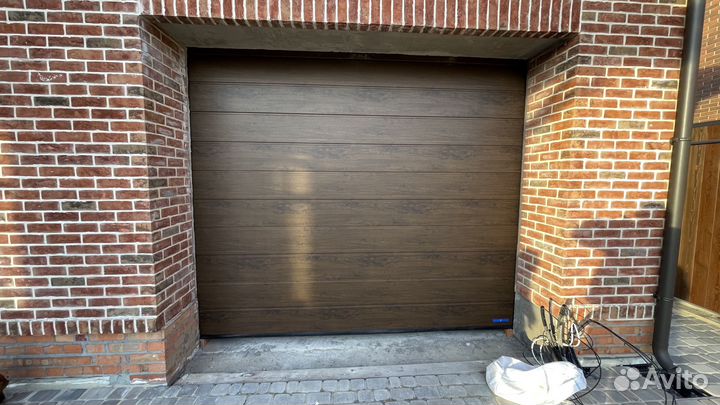 Секционные ворота