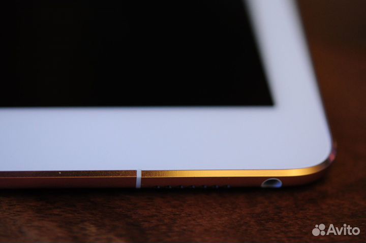 iPad Pro 9.7 цвет белый, полный комплект