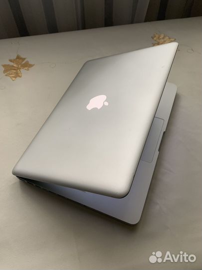 Ноутбук Apple MacBook Pro 13