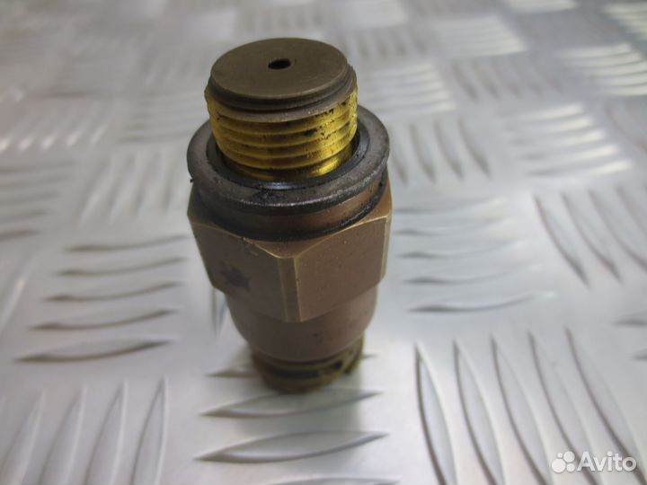 Датчик давления топлива MAN 0236730183