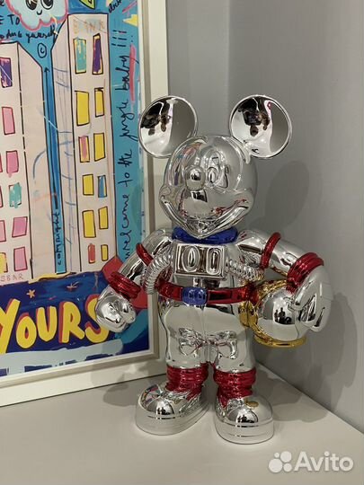 Микки маус космонавт