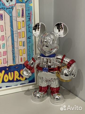 Микки маус космонавт