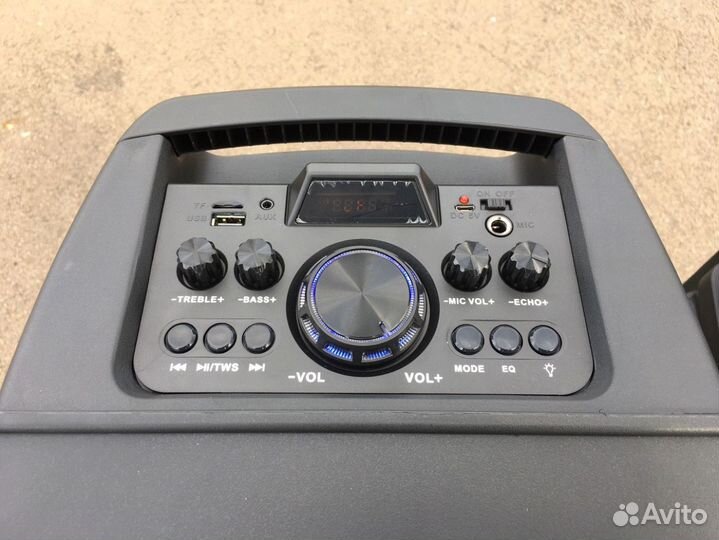 Портативная колонка с микрофоном