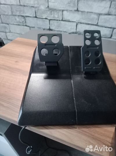 Игровой руль logitech