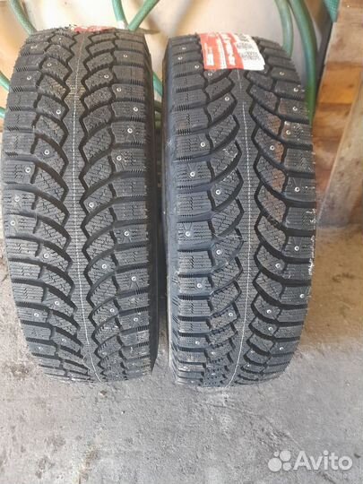 Bridgestone Blizzak Spike-01 205/70 R15 24C