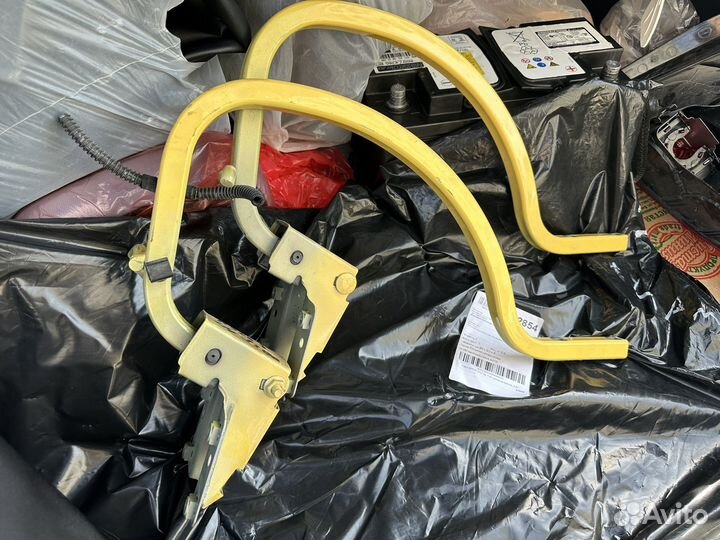 Петля двери / крыши багажника Volkswagen Polo