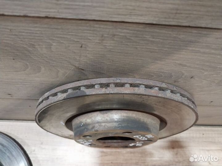 Диски тормозные передние Volkswagen Passat B5 260м