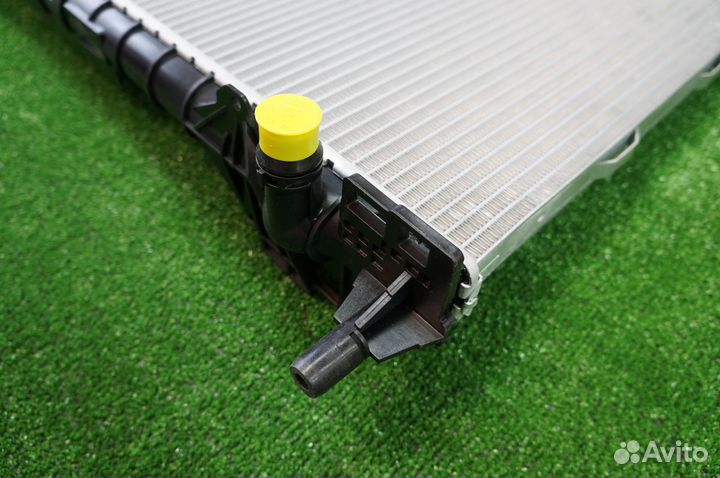 Радиатор охлаждения Land Rover - LR162114