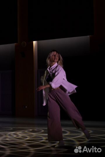 Преподаватель Contemporary