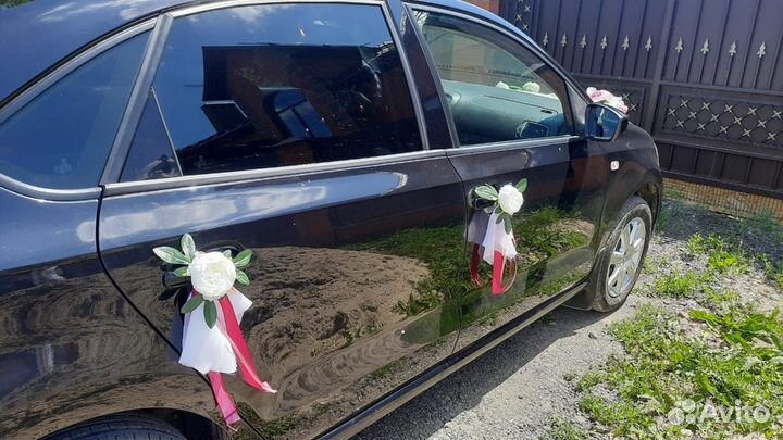 Свадебные украшения на машину