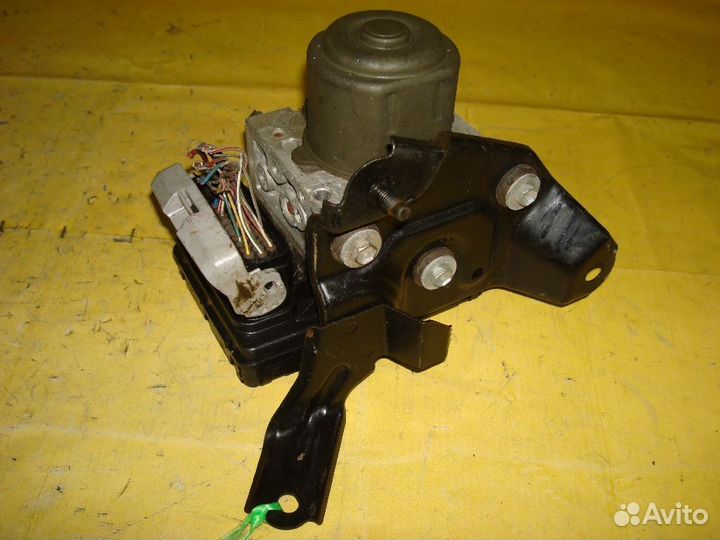 Блок ABS Toyota Corolla spacio NZE121N