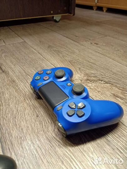 Sony ps4 pro. 1tb. два геймпада + игра