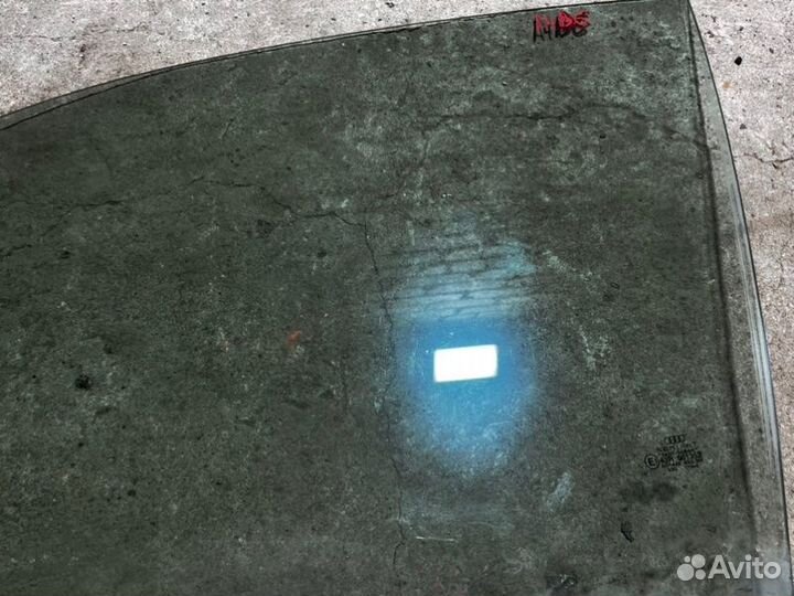 Стекло двери переднее левое Audi A4 B6/8E 2003