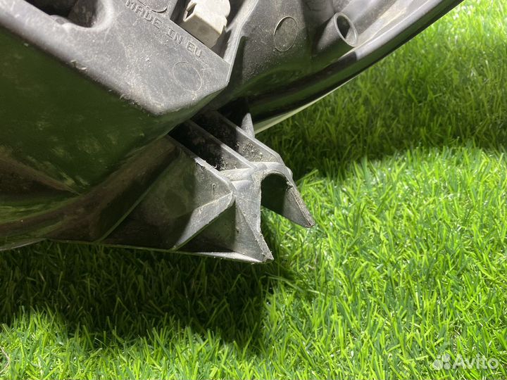 Фара правая Renault Sandero 1