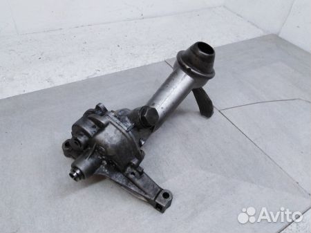 Насос масляный A6111800101