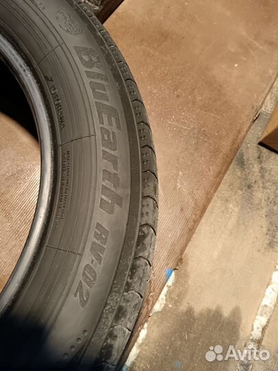 Yokohama BlueEarth RV02 225/60 R18 100V