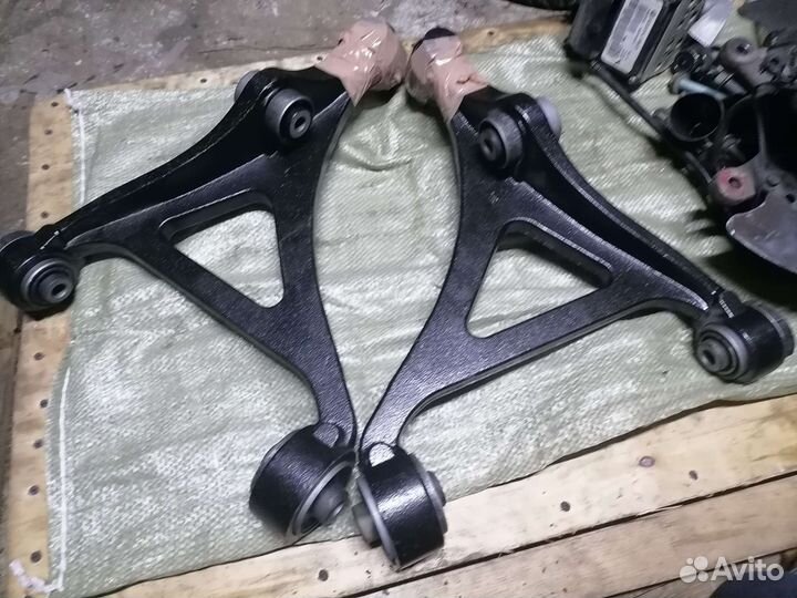 Рычаги перед нижние Dodge Challenger AWD