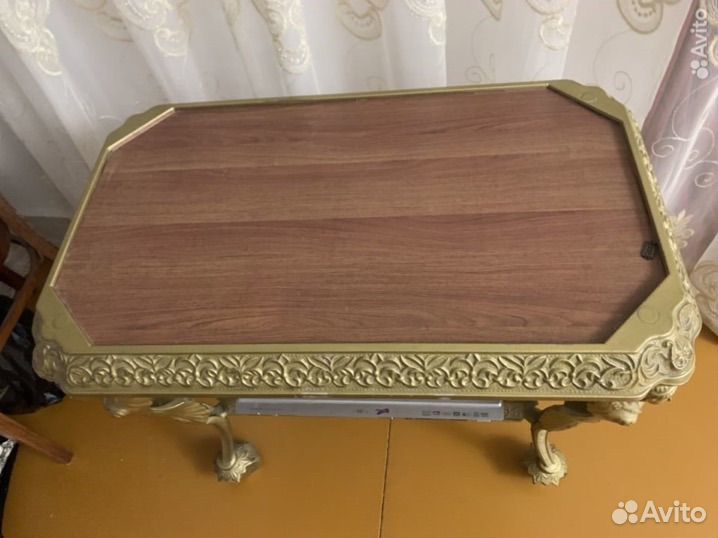 Журнальный столик