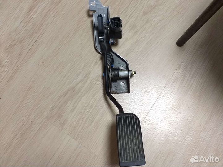 Педаль газа