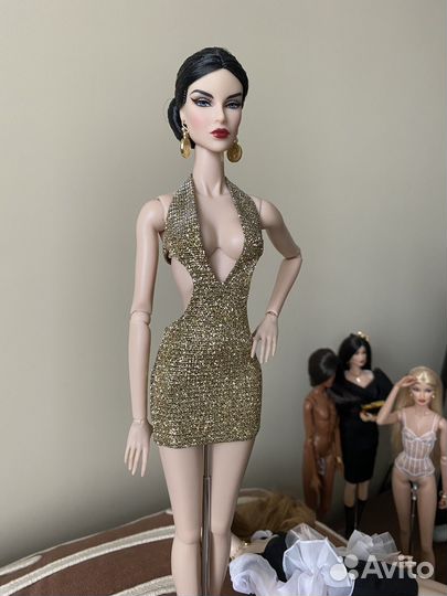 2 платья для куклы 1/6