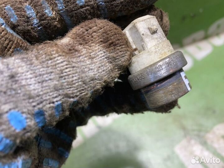 Датчик температуры охлаждающей жидкости Renault