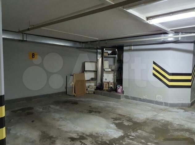 Машиноместо, 18 м²