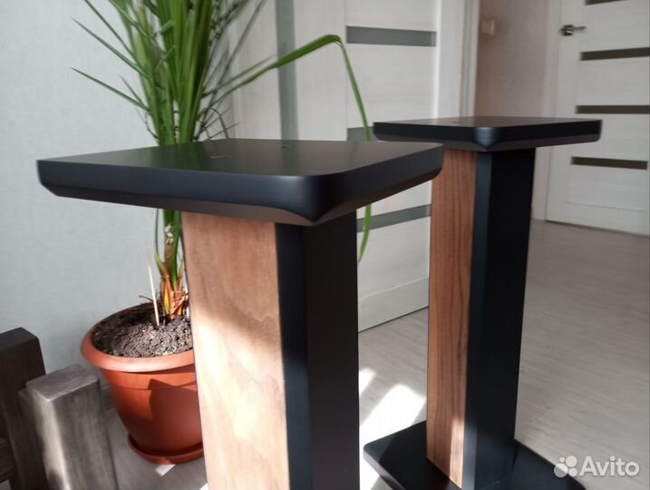 Подставки под акустику