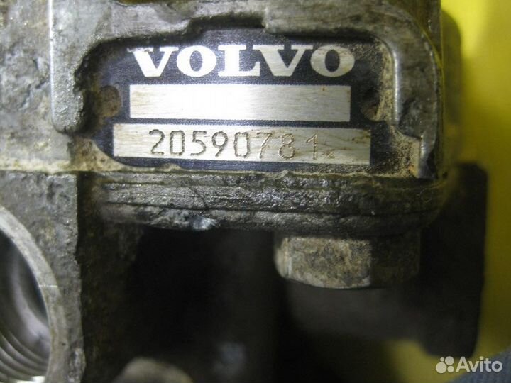 Клапан ускорительный 20590781