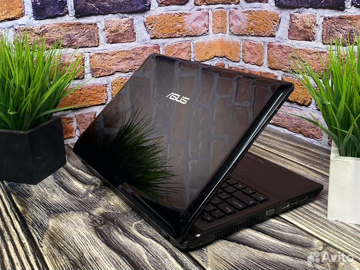 Мощный ноутбук Asus Core i3/8gb/SSD/AMD Radeon