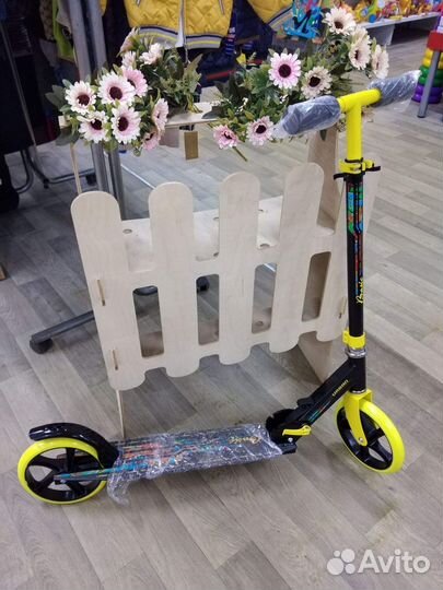 Самокат двухколесный. Новый