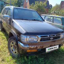 Nissan Pathfinder 3.3 AT, 1998, битый, 300 000 км, с пробегом, цена 400 000 руб.