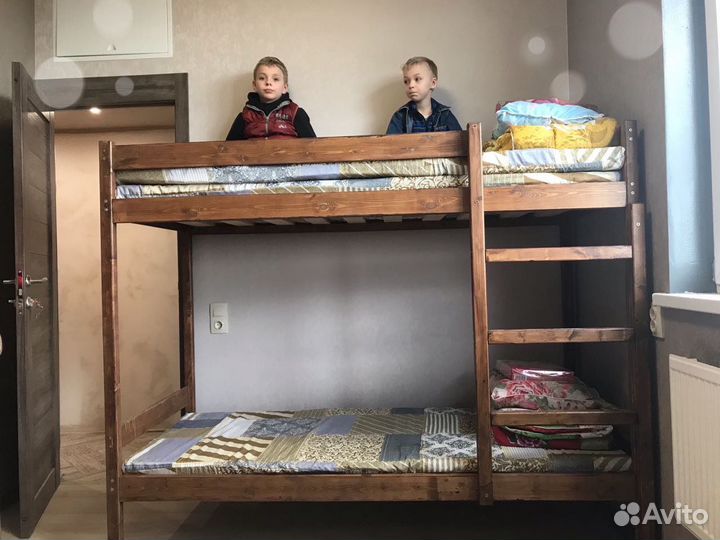 Двухъярусная кровать из массива