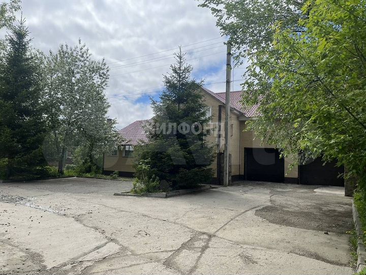 Коттедж 301,1 м² на участке 5,8 сот.