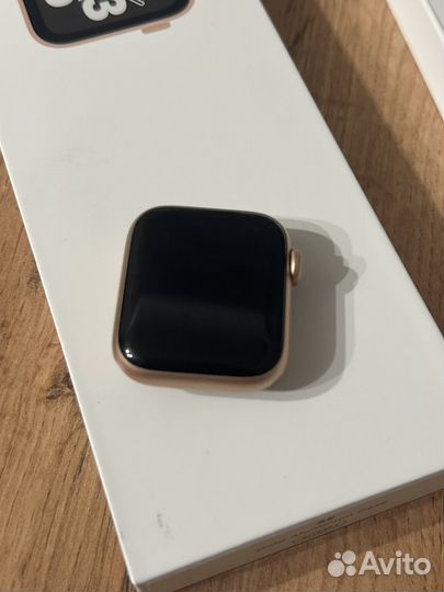 Apple watch se 40mm gold