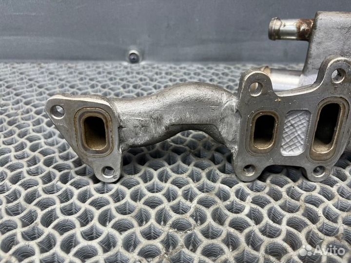 Фланец системы охлаждения Ford Transit TT9 2.4L