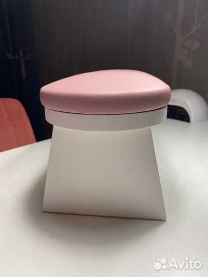 Подставка для рук маникюрная (новая)