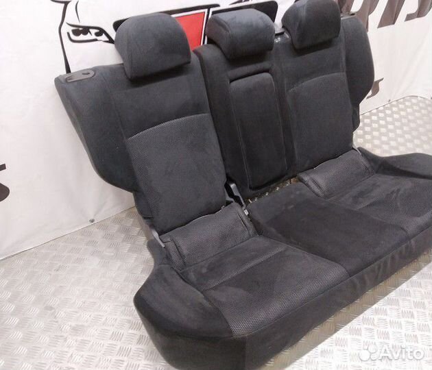Диван Mitsubishi Lancer X (2007—2010)