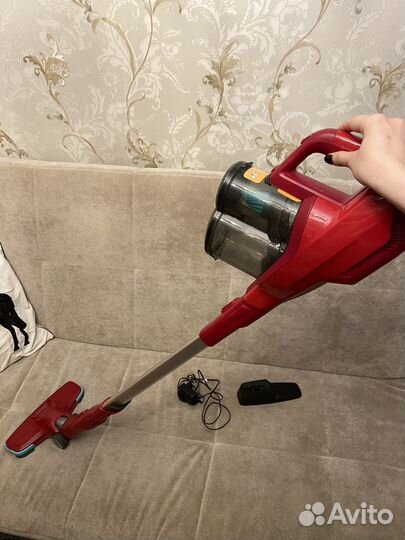 Вертикальный беспроводный пылесос Philips SpeedPro