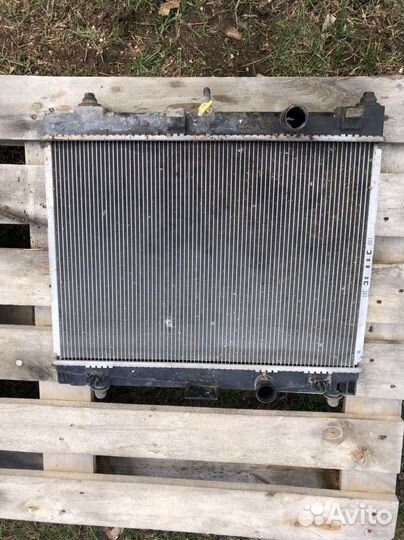Радиатор охлаждения двс toyota yaris scp90
