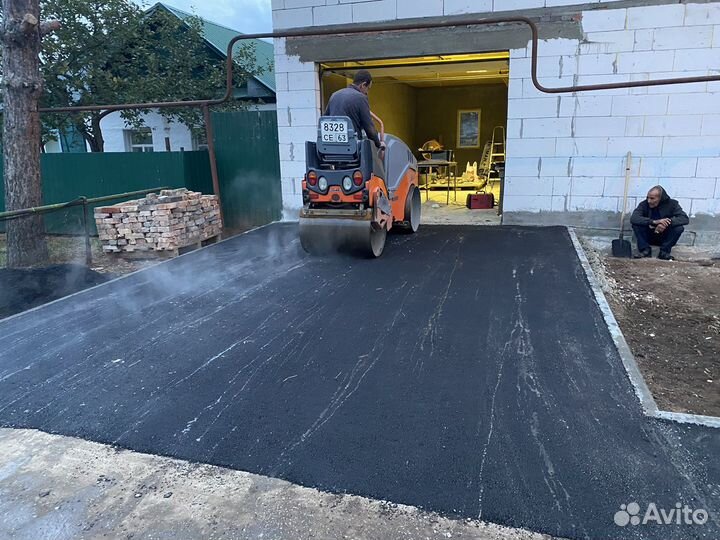 Укладка асфальта во дворе