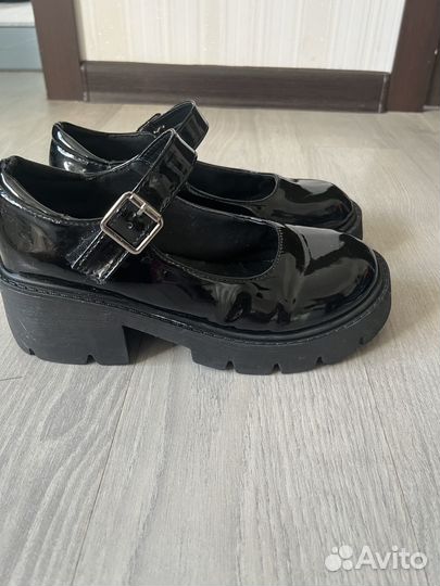 Туфли школьные лаковые