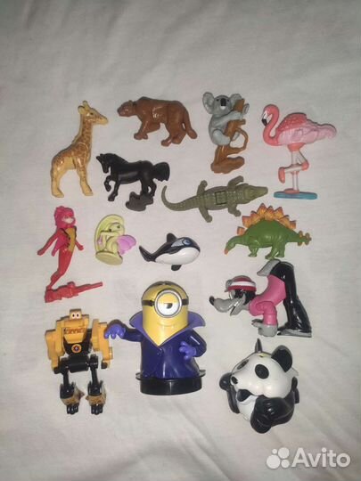 Игрушки из Киндера и Чупа Чупс (цены разные)