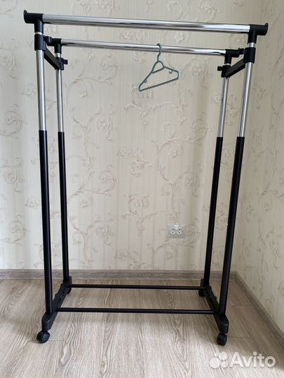 Вешалка напольная. Стойка для одежды