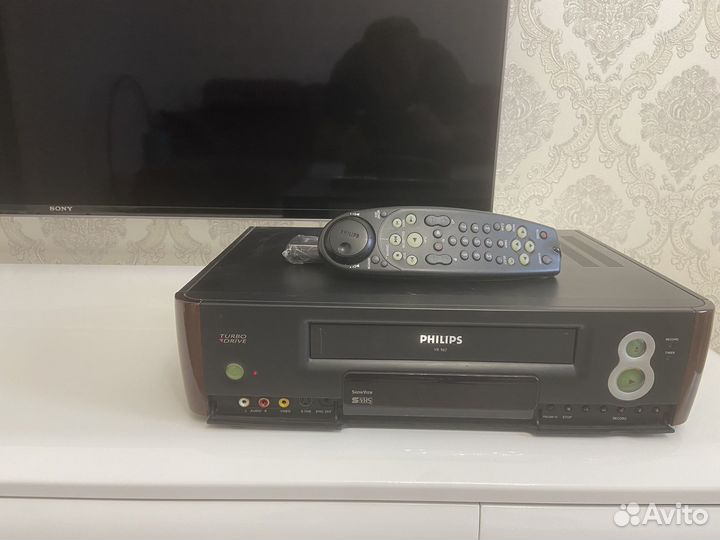 Видеомагнитофон Philips VR-967 Matchline